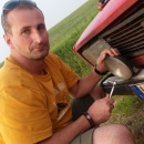 Aj svetlo pritiahne